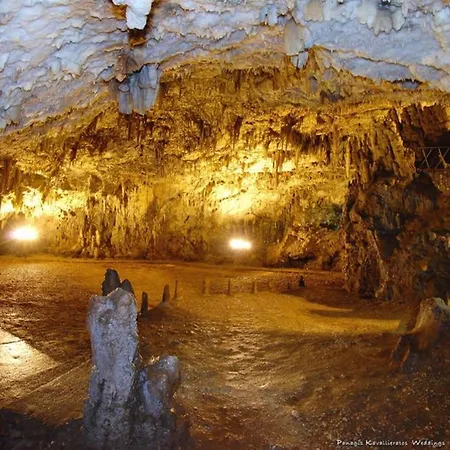 アパート Kyveli Superb Sea View In アルゴストリオン