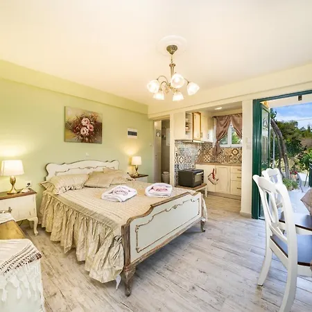Kyveli Superb Sea View In Daire